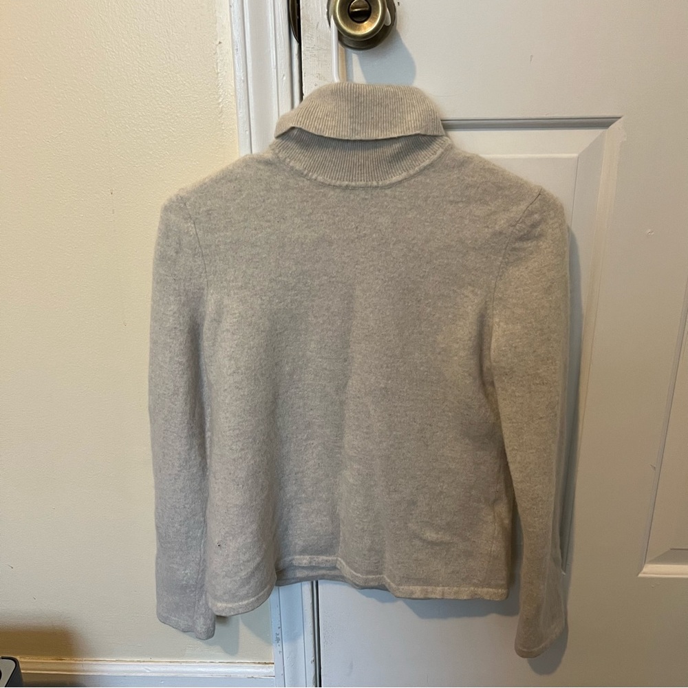 Lord and Taylor cashmere Sweater!